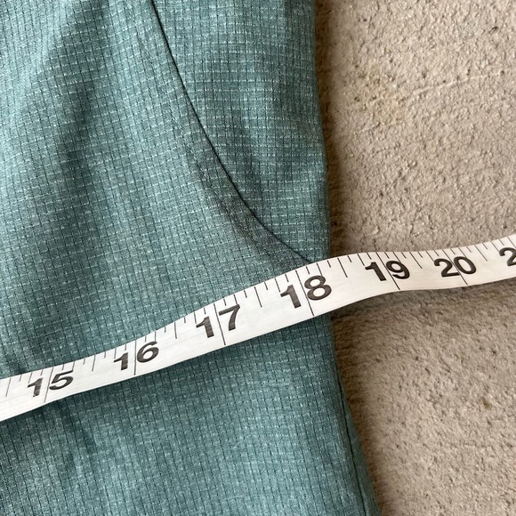 Lululemon Mens Short Sleeve Button Down Shirt M Green Casual Performance - Picture 4 of 4